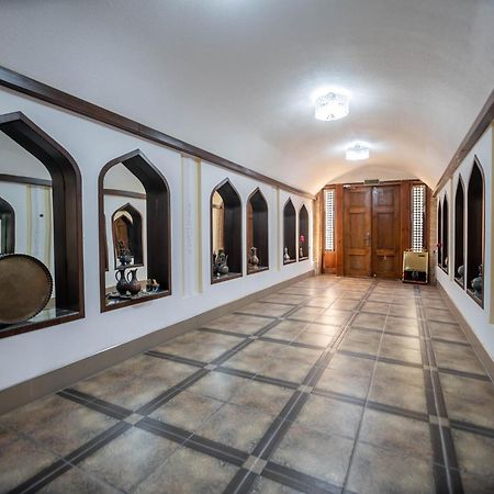Reikartz Modarixon بخارى المظهر الخارجي الصورة