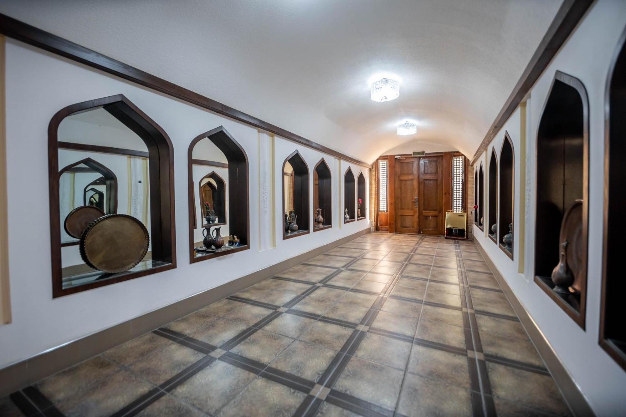 Reikartz Modarixon بخارى المظهر الخارجي الصورة